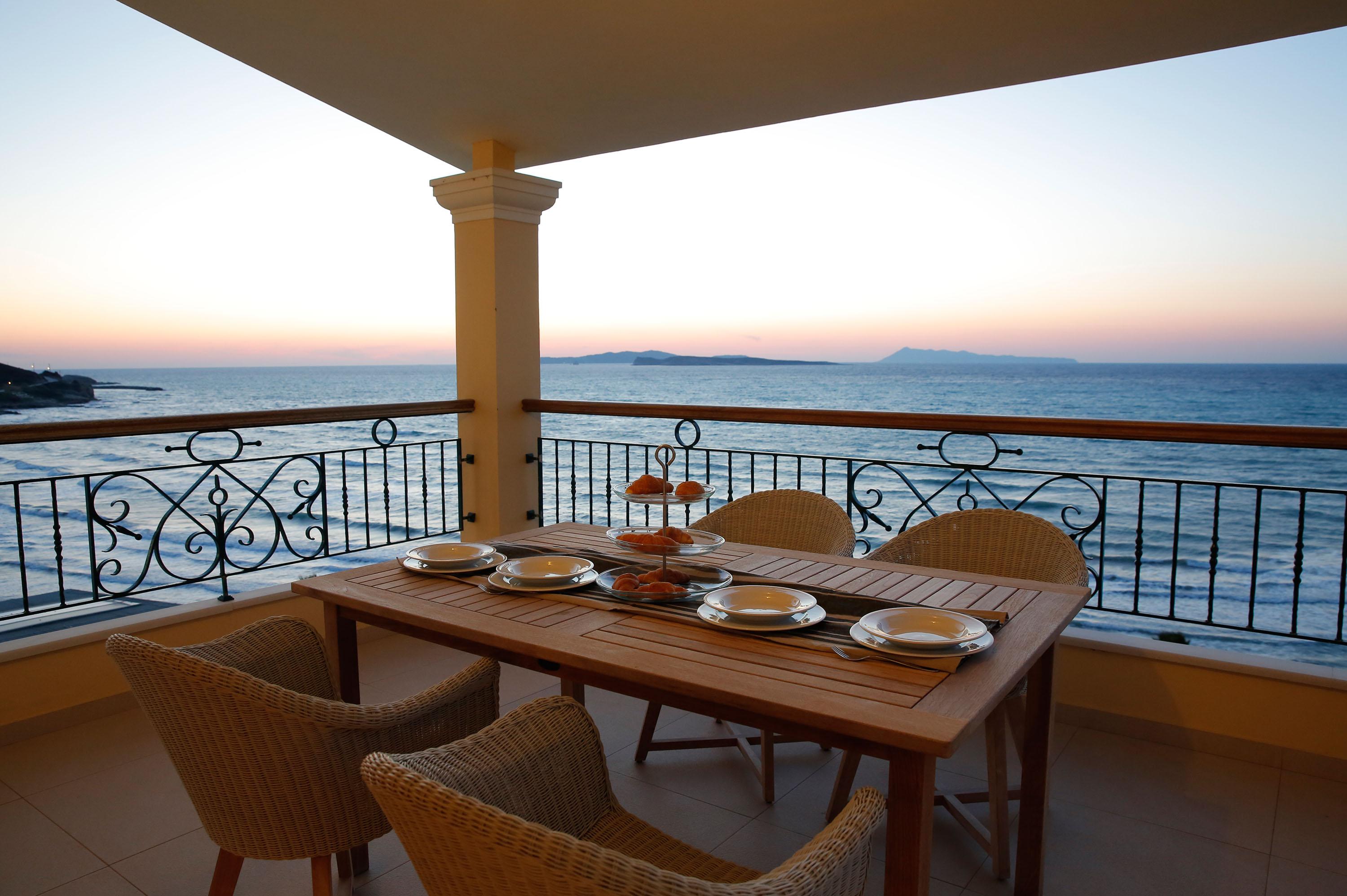 Pictures Suites Агиос Стефанос Экстерьер фото